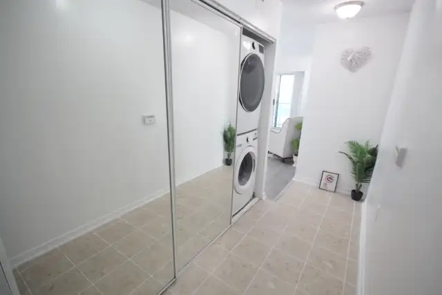 2 bed room condo for sale yonng / finch north york - Photo 2