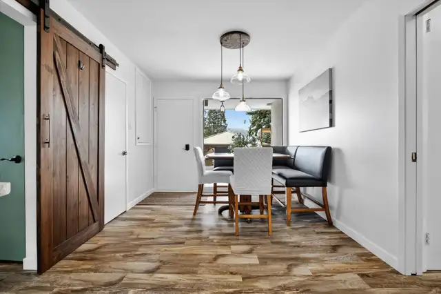 FOR SALE: Beautiful Bi-Level in Westwood on Huge Pie-Shape Lot! - Photo 3