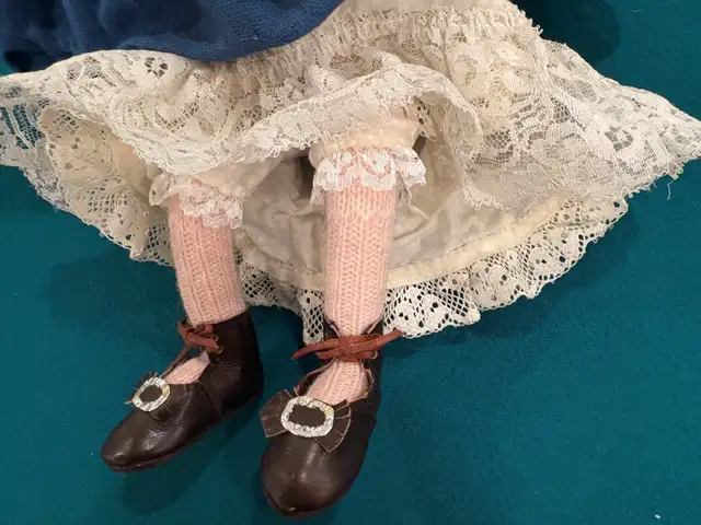 Vintage 1970s Apple Head Doll Old Woman Knitting 11 Inches - Photo 4