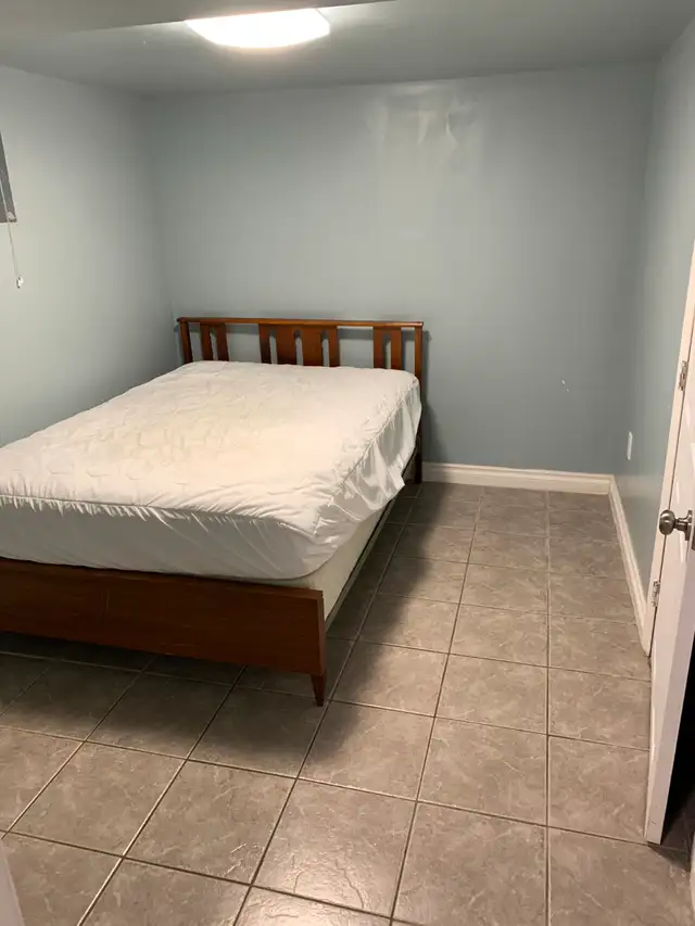 Room for Rent - Walking distance to Mohawk College - Photo 2