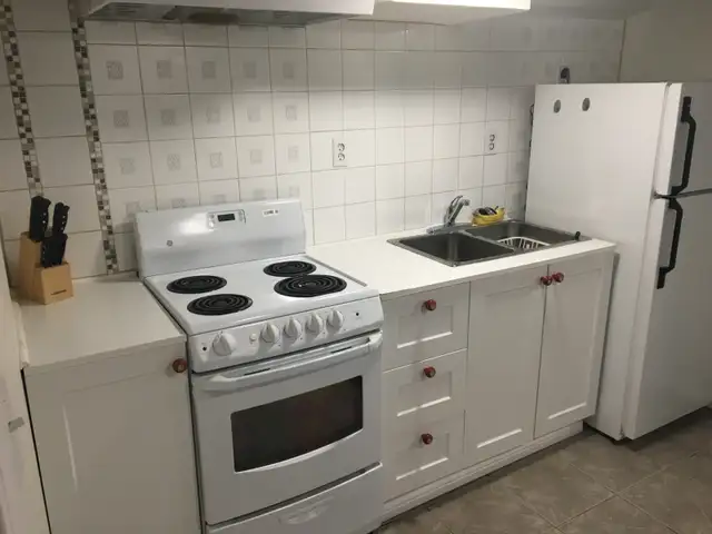 Room for Rent - Walking distance to Mohawk College - Photo 3