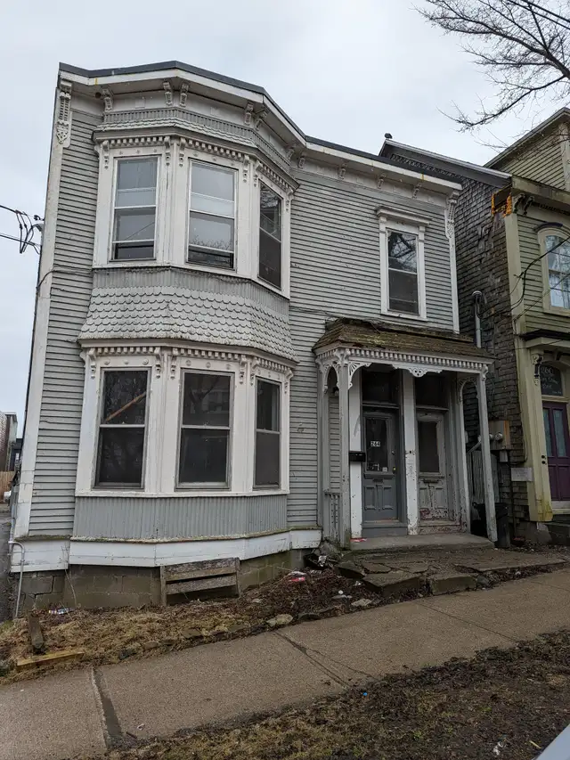 262 King St East - 4BR Uptown, H L incl, Parking, W/D, Balcony - Photo 2