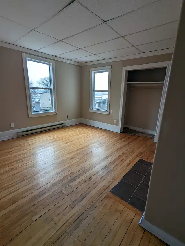 262 King St East - 4BR Uptown, H L incl, Parking, W/D, Balcony - Photo 9