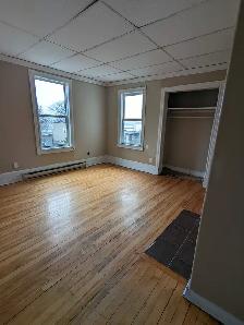 262 King St East - 4BR Uptown, H L incl, Parking, W/D, Balcony - Photo 9