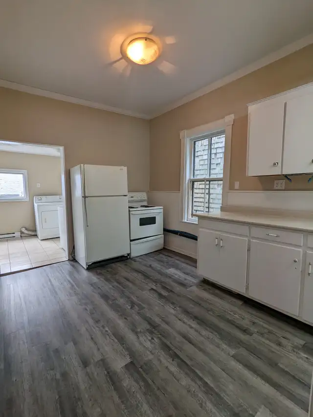 262 King St East - 4BR Uptown, H L incl, Parking, W/D, Balcony - Photo 11