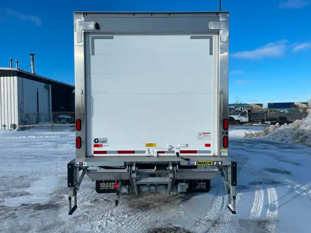 2025 Isuzu NRR Refrigerated / Heated / Liftgate - Photo 2