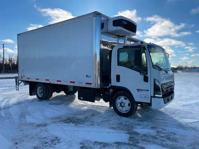 2025 Isuzu NRR Refrigerated / Heated / Liftgate - Photo 7