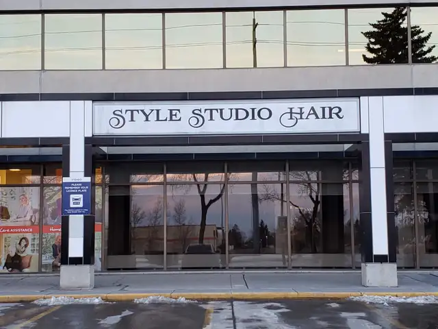 Chair Rental - South Calgary - Photo 3