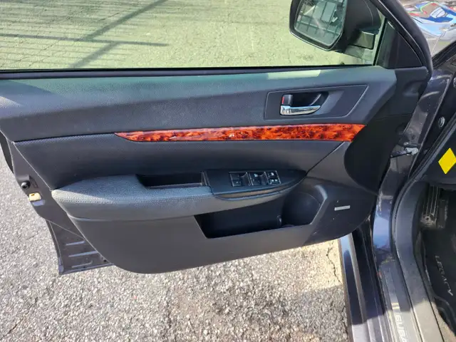 2011 Subaru Legacy   certified - Photo 12