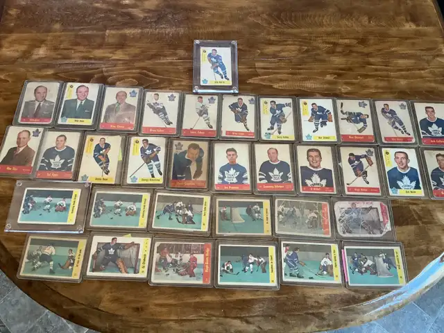 Lots o’ 1955-56-57-58 PARKHURST TORONTO MAPLE LEAFS Cards !