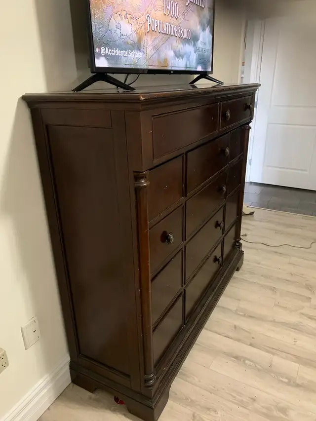 bedroom dresser - Photo 2