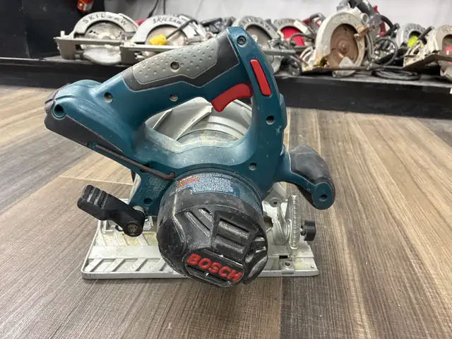 Bosch CCS180 Circular Saw - Photo 2