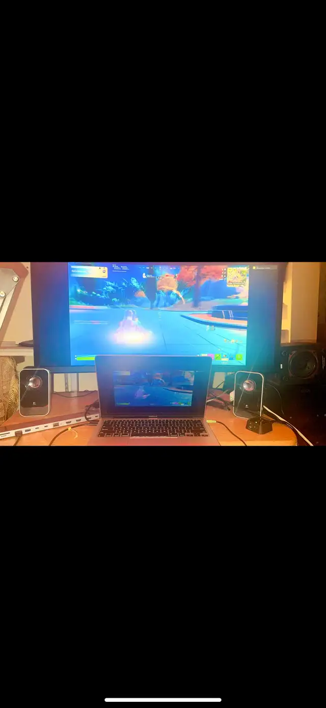 Monitor/Macbook Studio Bundle Set Up - Photo 2