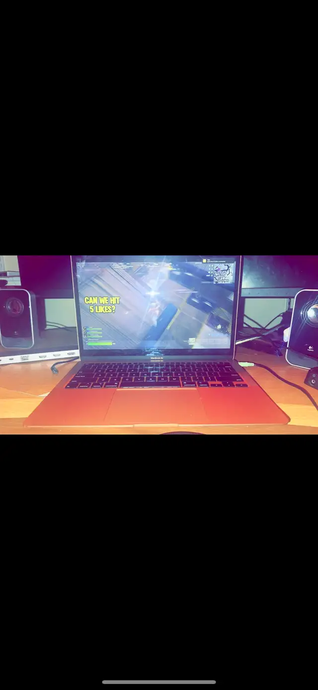 Monitor/Macbook Studio Bundle Set Up - Photo 3