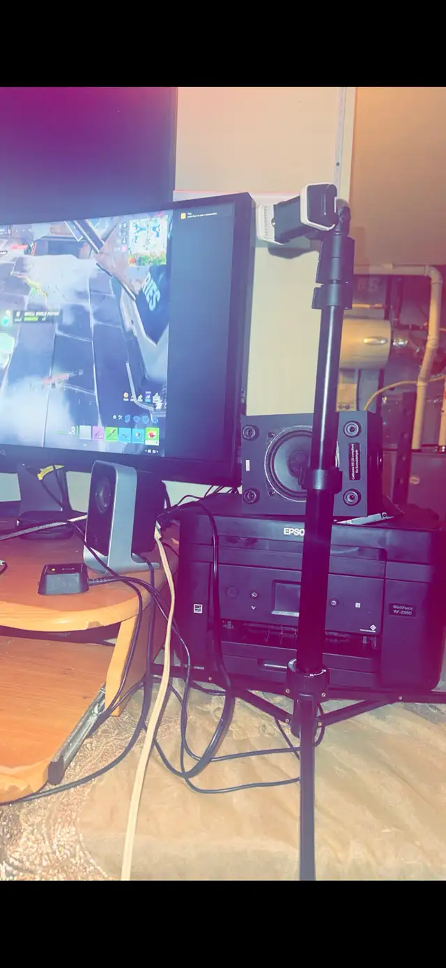 Monitor/Macbook Studio Bundle Set Up - Photo 5