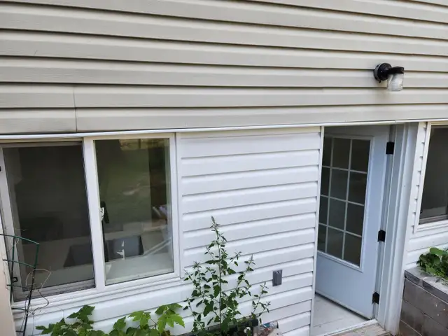 $1650 plus utilities Renovated &Spacious 2 bedrooms