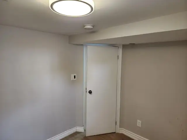 $1650 plus utilities Renovated &Spacious 2 bedrooms - Photo 9