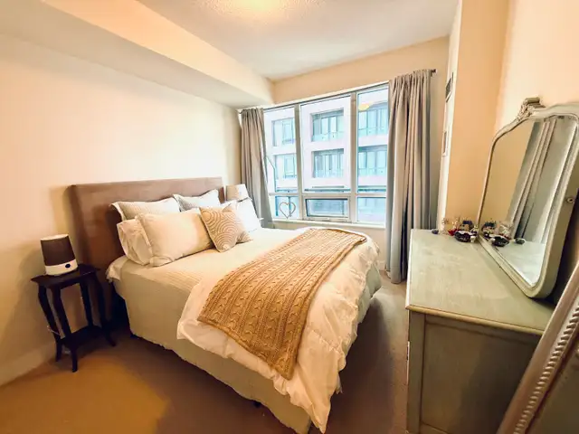 Great  1 Bedroom in The James Cooper Mansion by Tridel - Photo 8