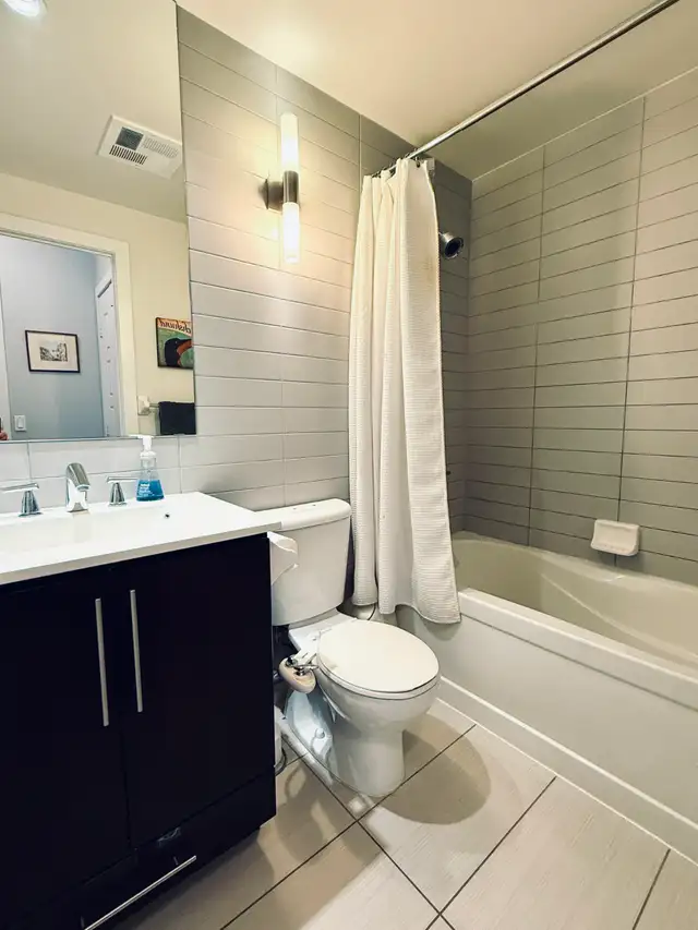 Great  1 Bedroom in The James Cooper Mansion by Tridel - Photo 11