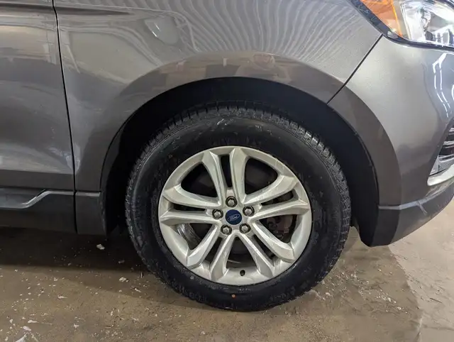 2019 Ford Edge SEL WITH NEW TIRES! - Photo 4
