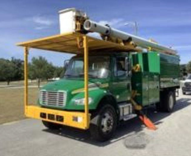 2019 Freightliner M2-106 Altec LR760-E70 Bucket Truck - Photo 2