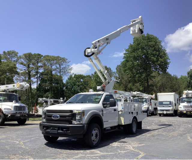 2019 Ford F550 Altec AT37G Bucket Truck - Photo 2