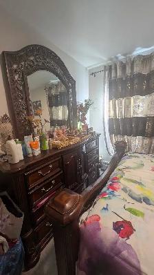 Ensemble de chambre luxueux en bois massit