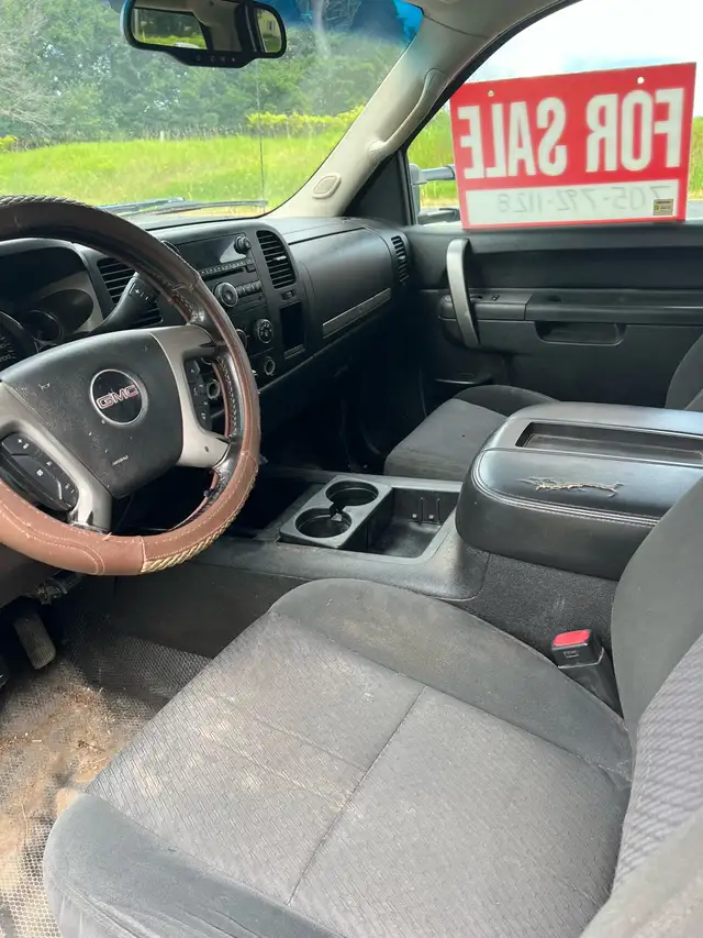 2011 gmc 3500 hd. 2 wheel drive. Utility truck - Photo 5