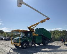 2018 Freightliner M2-106 Altec LR7-60E70 Bucket Truck - Photo 2