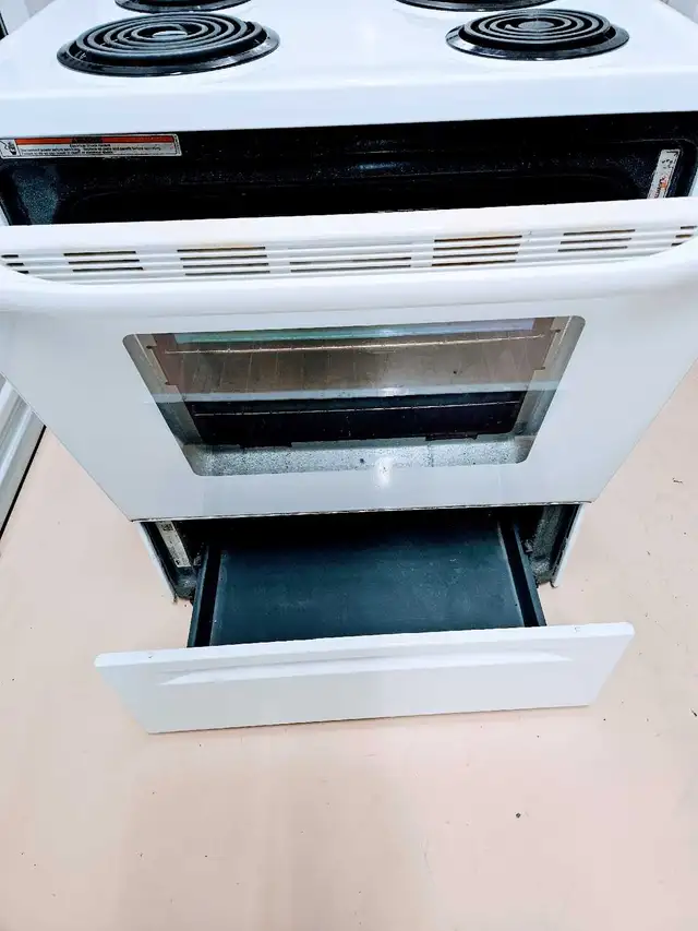 Inglis Electric Range - Will Deliver - Photo 4