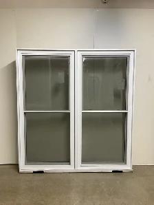 10687JGP Fenêtre Jumelée PVC 2 sect Guillotine double 64 x 68