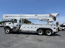 2019 International 7400 Altec A77T Bucket Truck - Photo 3