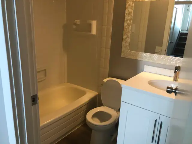 Updated 2 bed 2 bath Killarney 4-plex w/ balcony - $1895 - Photo 4