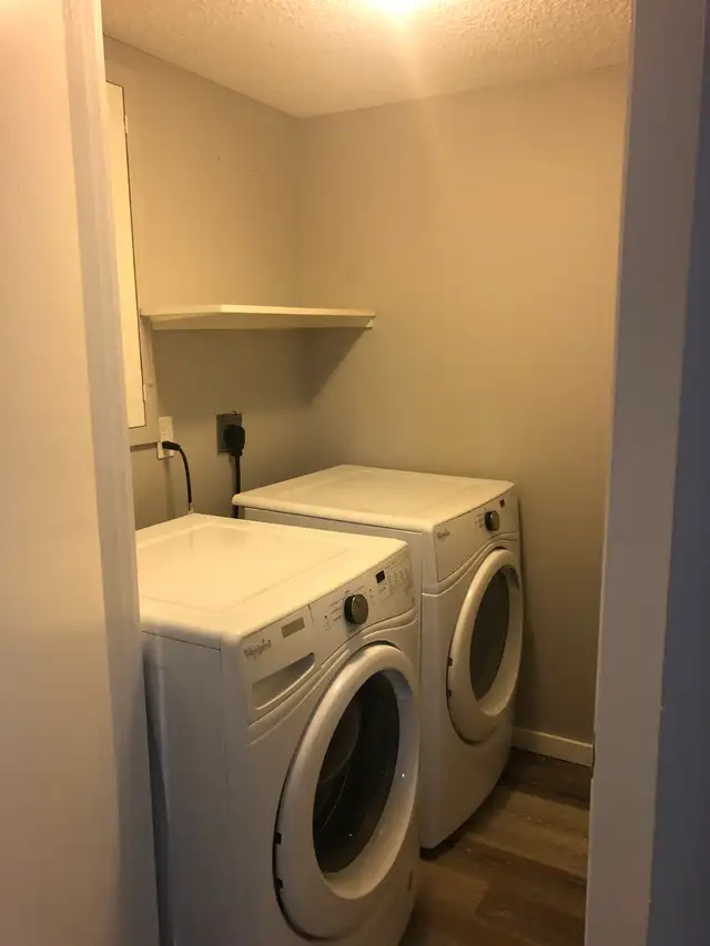 Updated 2 bed 2 bath Killarney 4-plex w/ balcony - $1895 - Photo 8