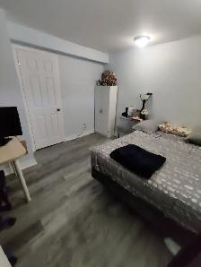 Large furnished room available June 1, in great location - Photo 3