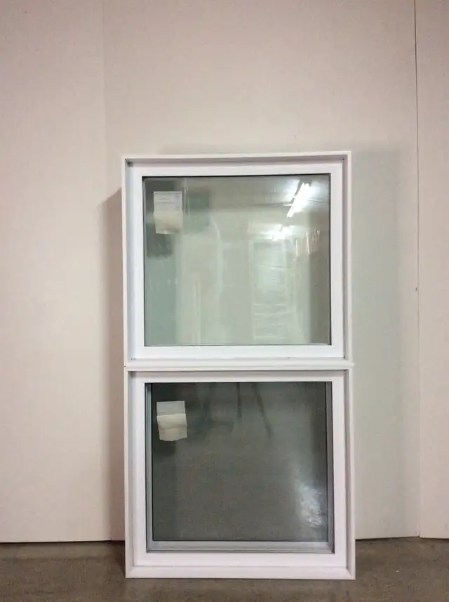 9687JAP Fenêtre Jumelée PVC   Bas  Auvent 31 1/4 x 57 3/4