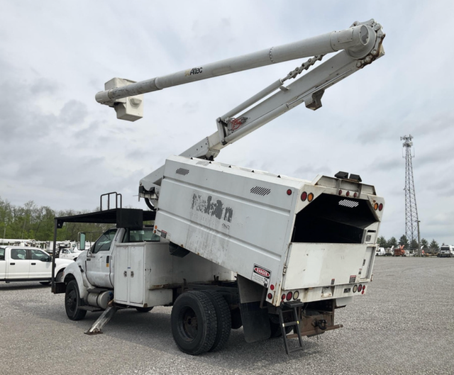 2013 Ford F750 Altec LR756 Bucket Truck - Photo 4