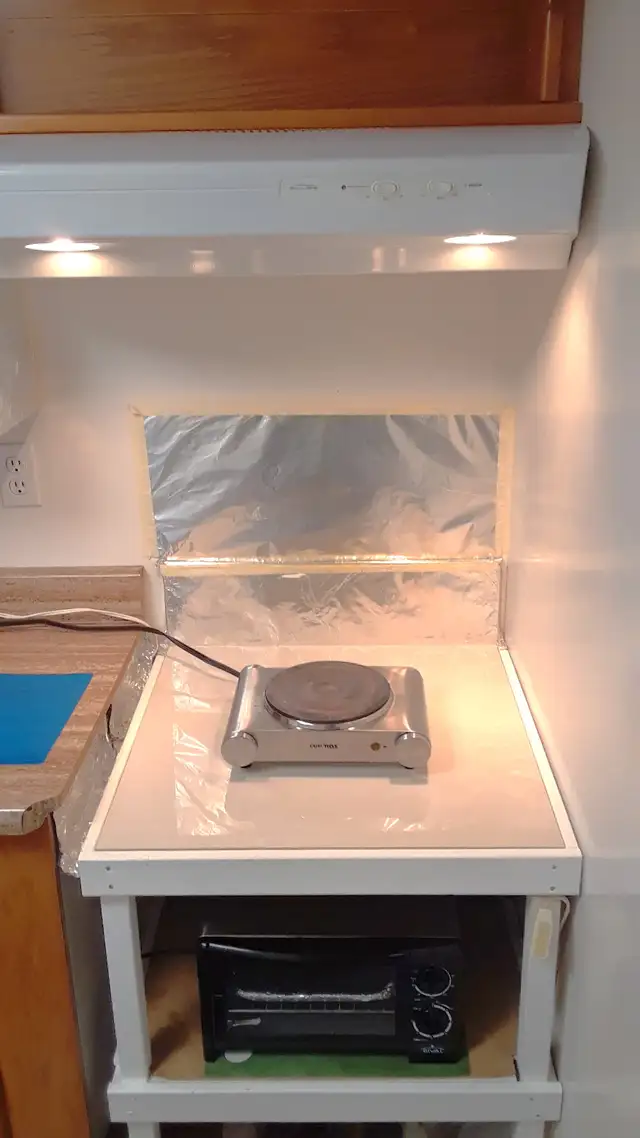 Large bsmt. room with own kitchen & bathroom. Finch/Warden - Photo 5