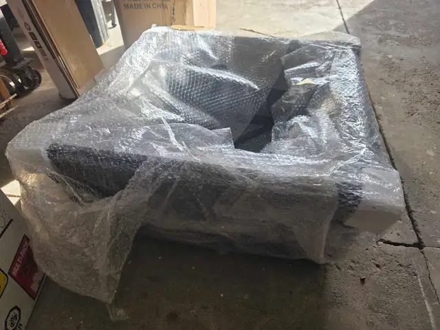 Firepit (Strongbow outdoor metal BRAND NEW STiLL IN BOX) - Photo 2