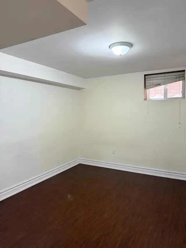Private basement apartment in Markham - Photo 5