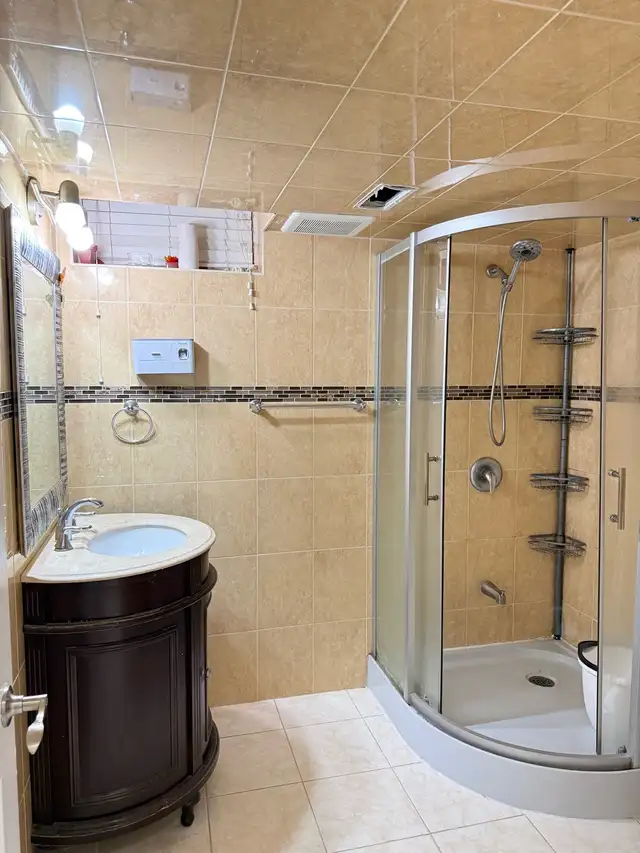 Private basement apartment in Markham - Photo 7