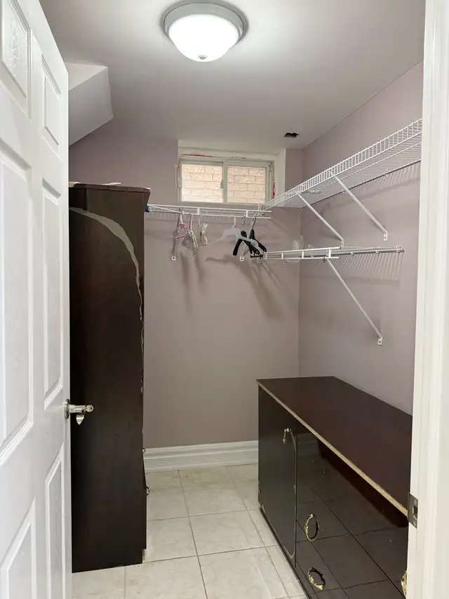 Private basement apartment in Markham - Photo 9