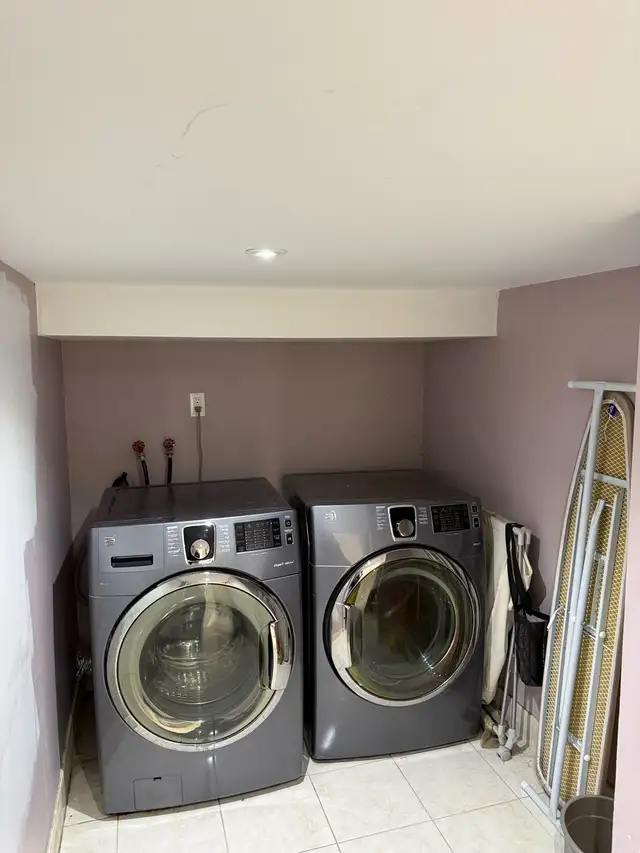 Private basement apartment in Markham - Photo 10