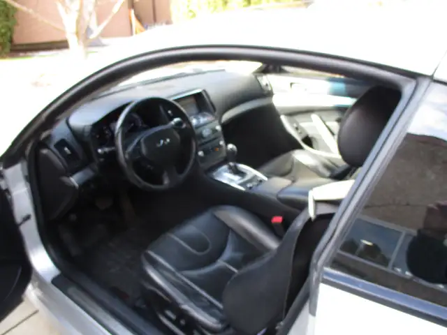 2011 Infiniti G37X coupe - Photo 7