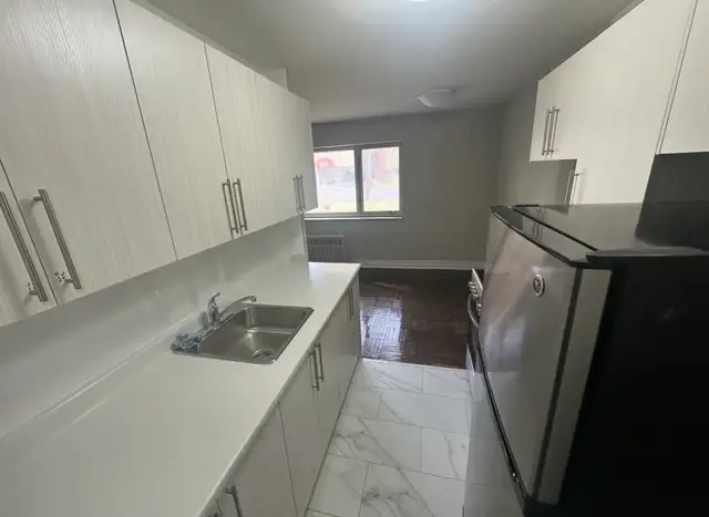 836 Roselawn Avenue ( walk to Subway ) - Photo 6