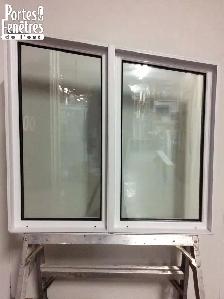 9220fp Fenêtre Fixe PVC 2 Sections Trapèze 35 x 34 1/2 x 28 3/4