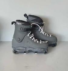 SZ 12 Razors SL Graphite Rollerblades (30787985)