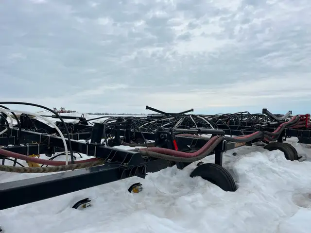 SeedMaster & Bourgualt Air Drill - Photo 7