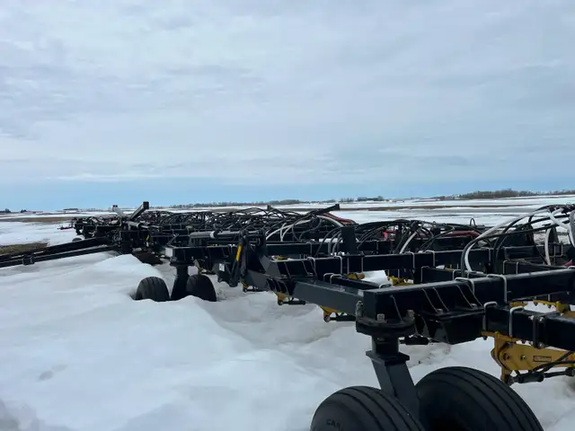 SeedMaster & Bourgualt Air Drill - Photo 8