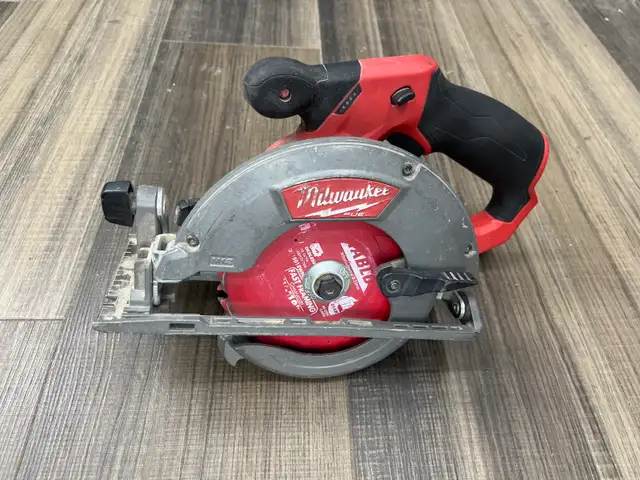 Milwaukee 2530 5 3/8" Circular Saw M12